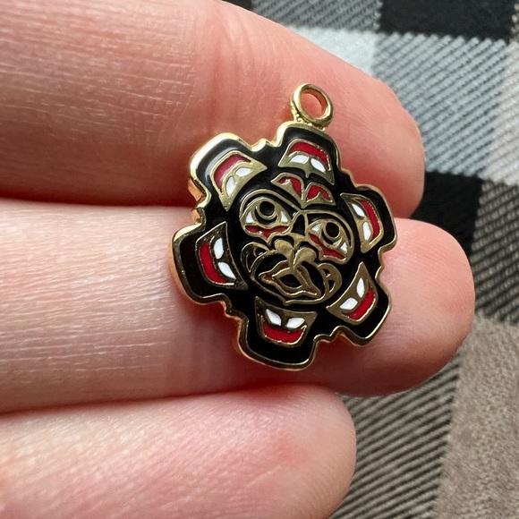 Haida Sun Rococco Pacific Northwest First Nation Art Pendant Jewelry Accessory - Picture 4 of 7